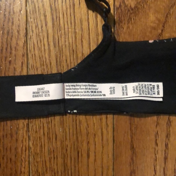 Barely worn Victoria Secret 36D bra. - Picture 5 of 7